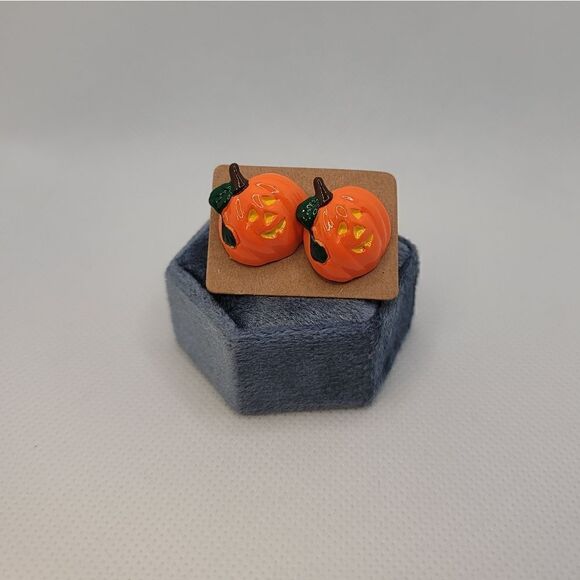Jack-O-Lantern Stud Earring - Picture 1 of 3